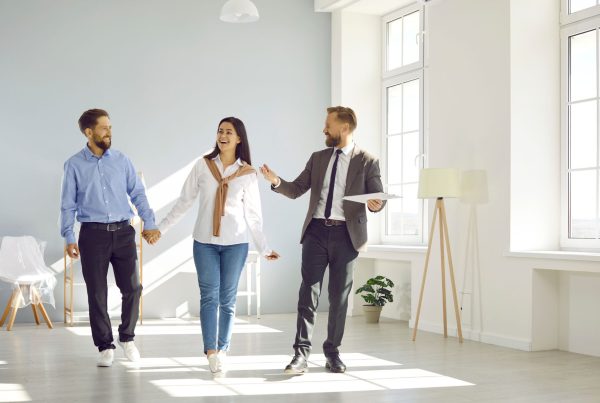 How Buyers Judge a Home Before Even Walking In - Green Metal Roofing