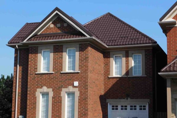 Matching Metal Roof Colours with Vinyl, Wood, or Fibre Cement Siding - Green Metal Roofing