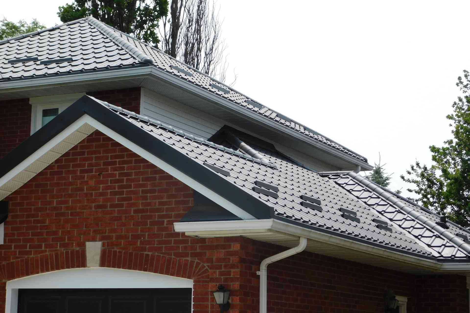 Asphalt vs Metal Roofing: Pros, Cons, and Which Option Holds Up Better Over Time