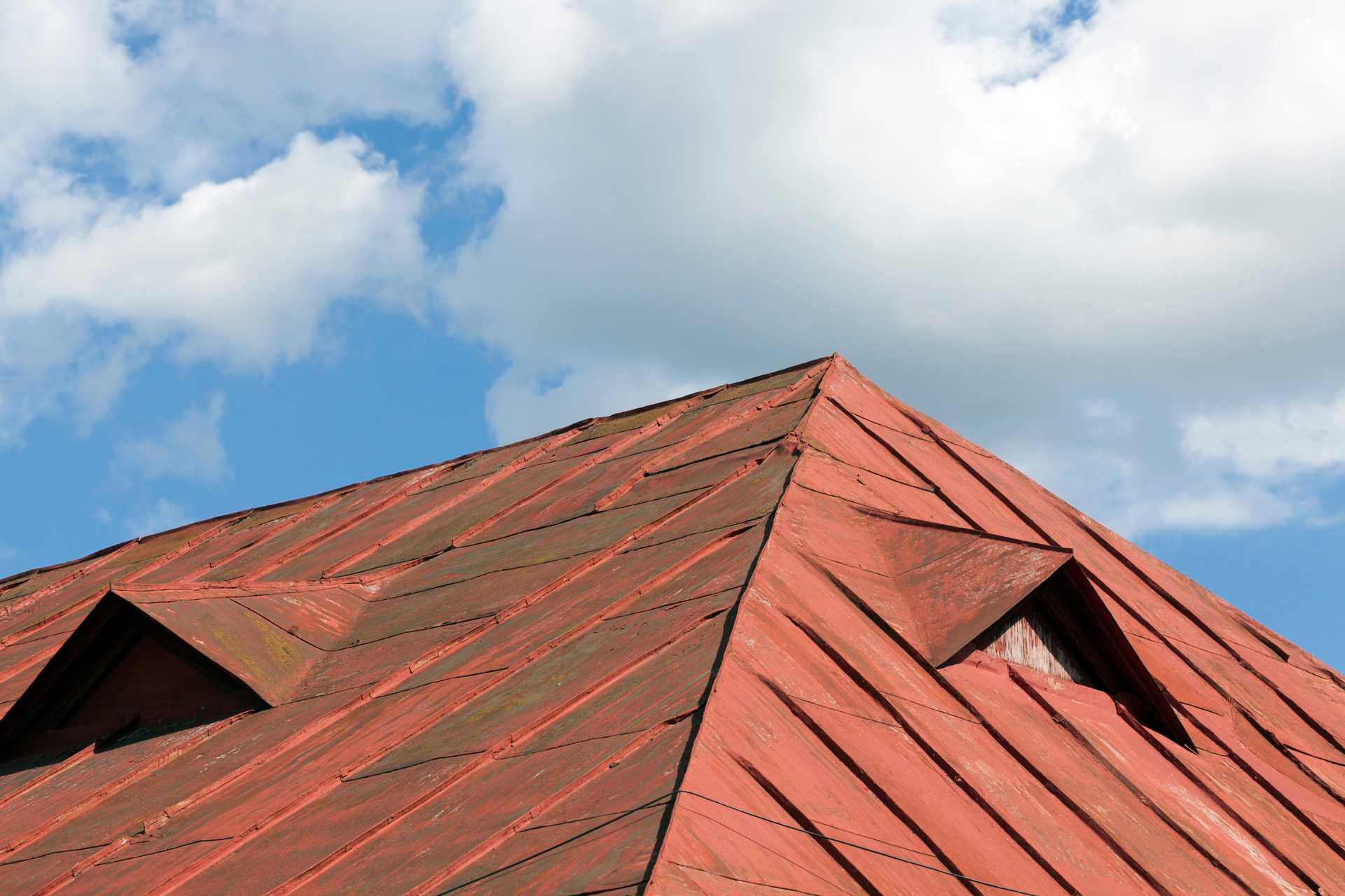 Scratch Repair for Metal Roofs: A Pro Guide